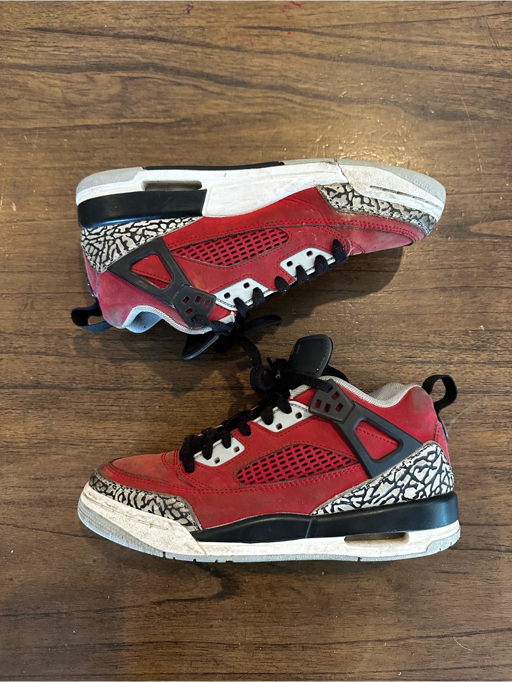 Jordan Spizike Low GS Red Cement Toro Youth Size 5.5Y Basketball Shoes FQ3950-60